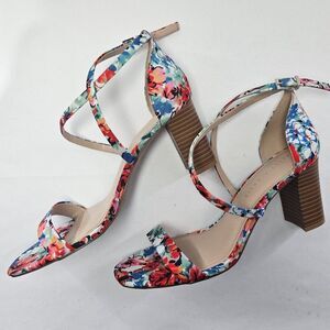 Kelly & Katie Watercolor Floral Block Heels Strappy Sandals Vibrant Women's 8.5
